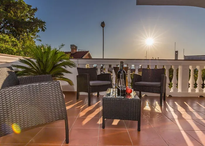 Rubin Kitchen&wine 住宿加早餐酒店 茨里克韦尼察